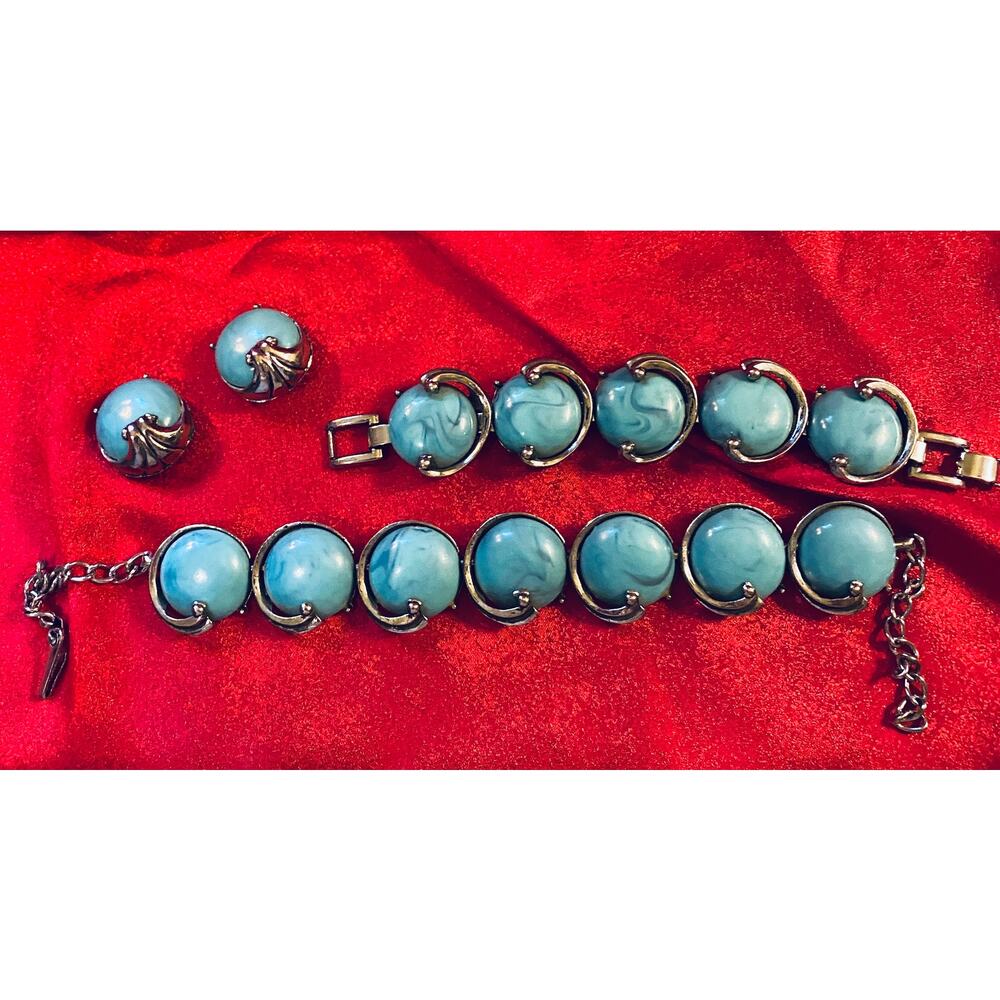 **SALE** Chunky Demi Parure Turquoise Necklace, Bracelet and Earrings